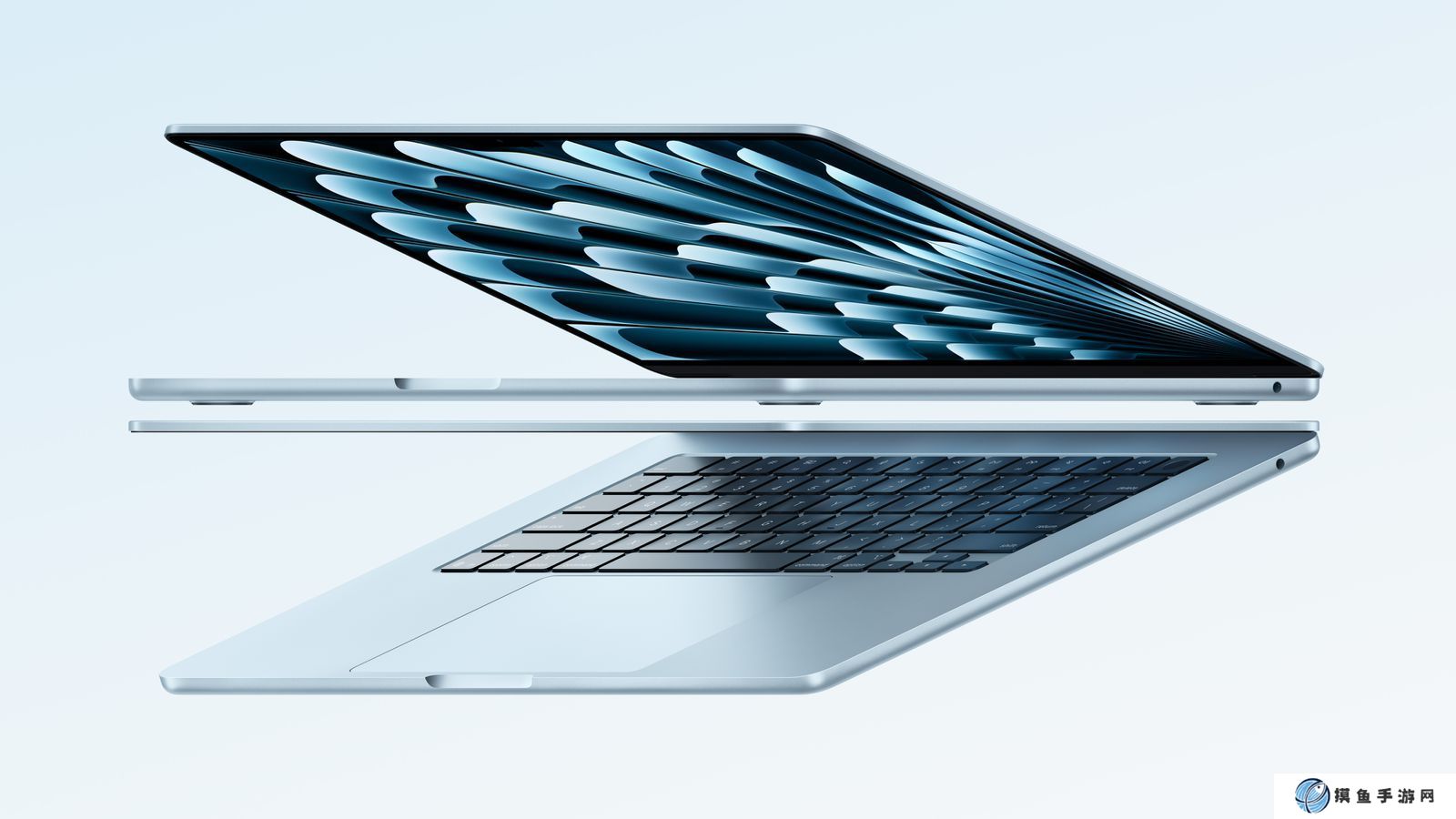 蘋果 2025 款天空藍色 M4 MacBook Air 實機展示，性能與顏值并存